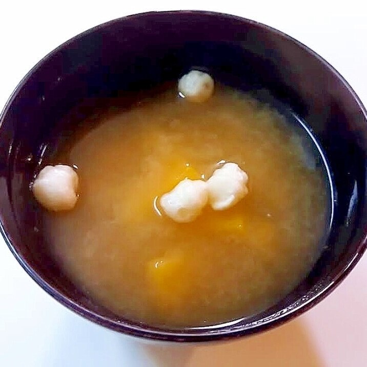 薩摩芋とひなあられの味噌汁